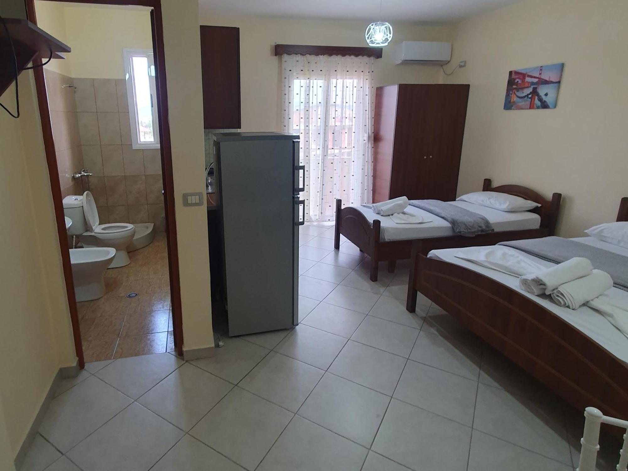 L&G Hotel Vlore Bagian luar foto