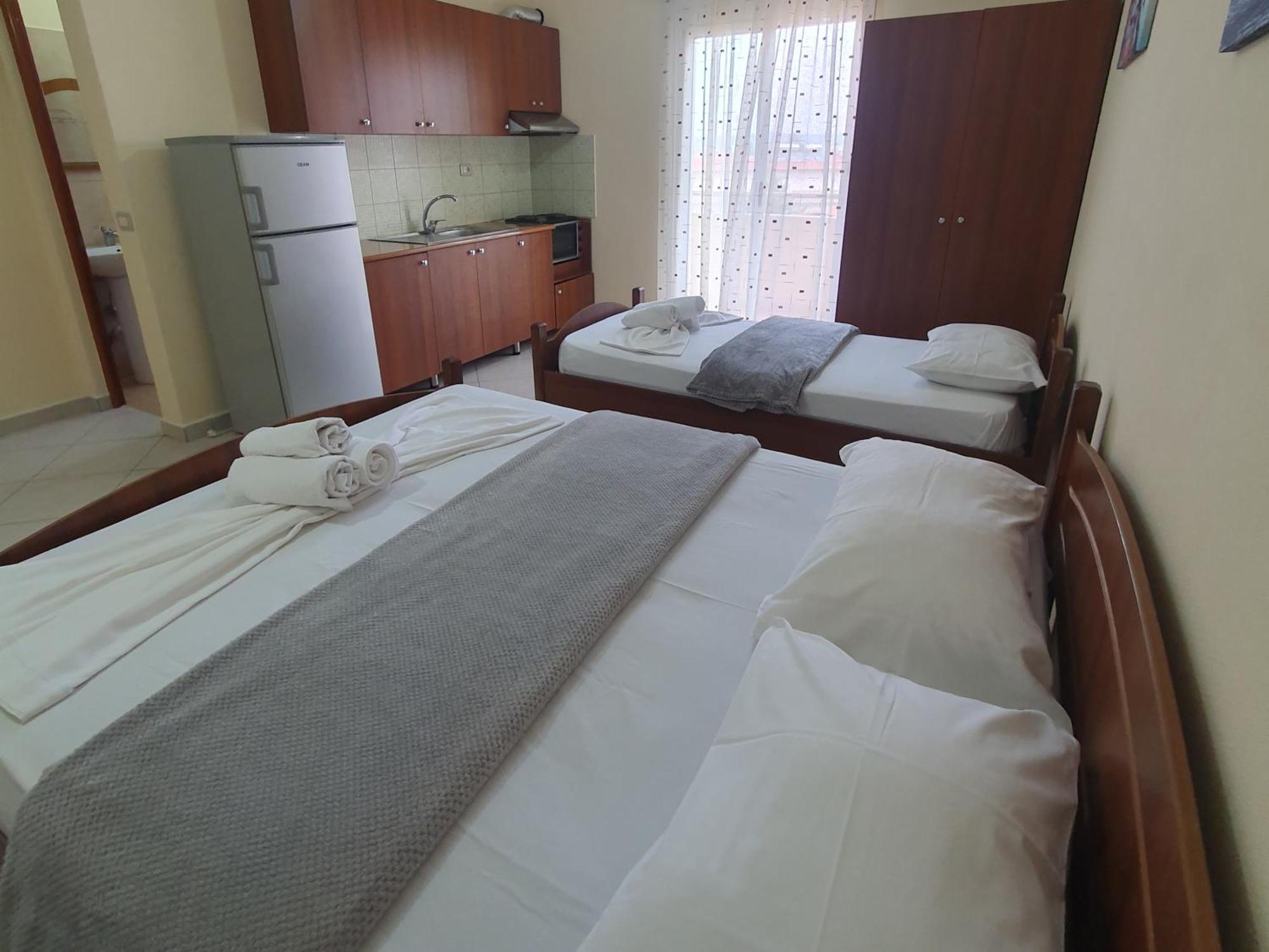 L&G Hotel Vlore Bagian luar foto