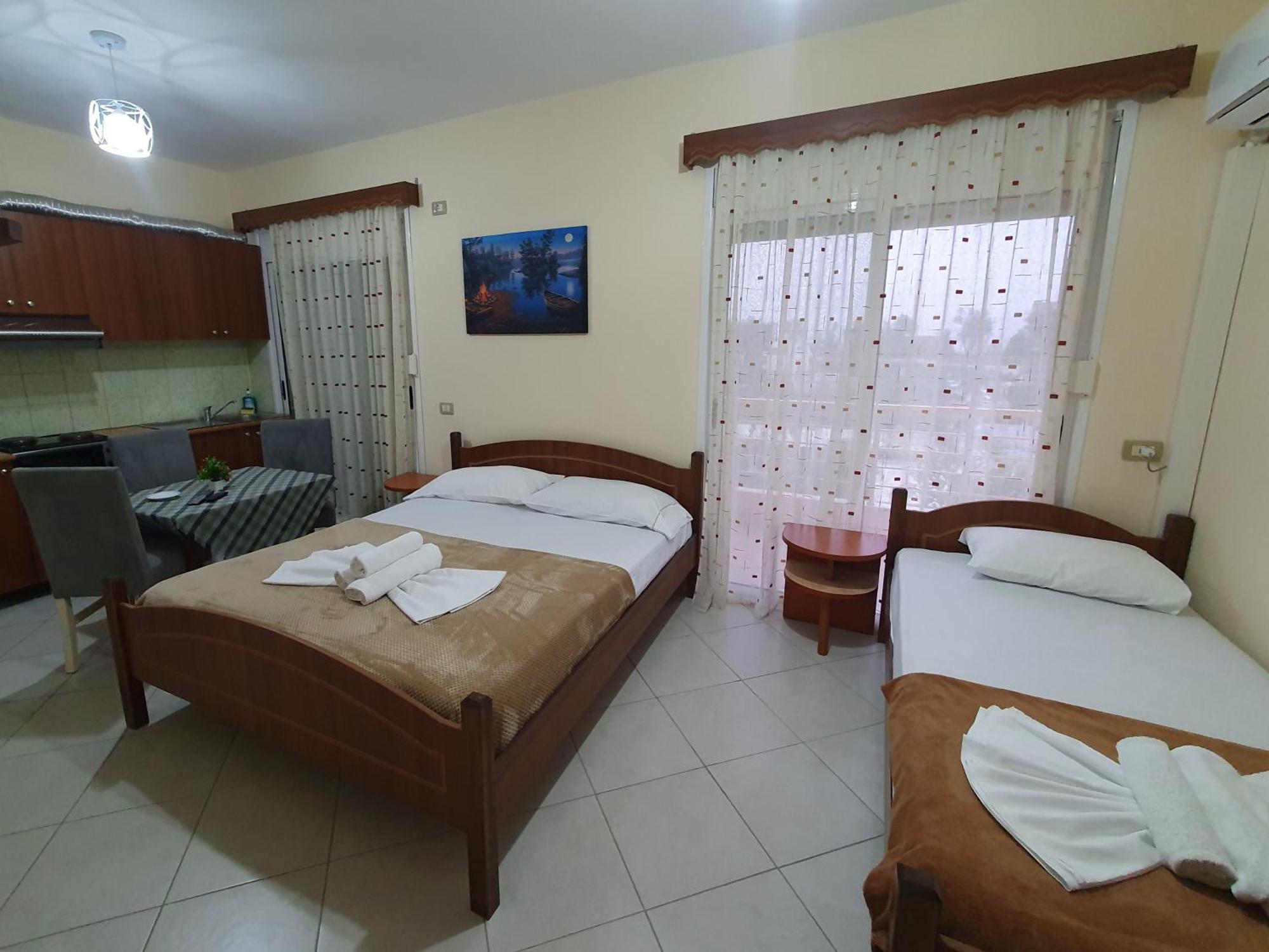 L&G Hotel Vlore Bagian luar foto