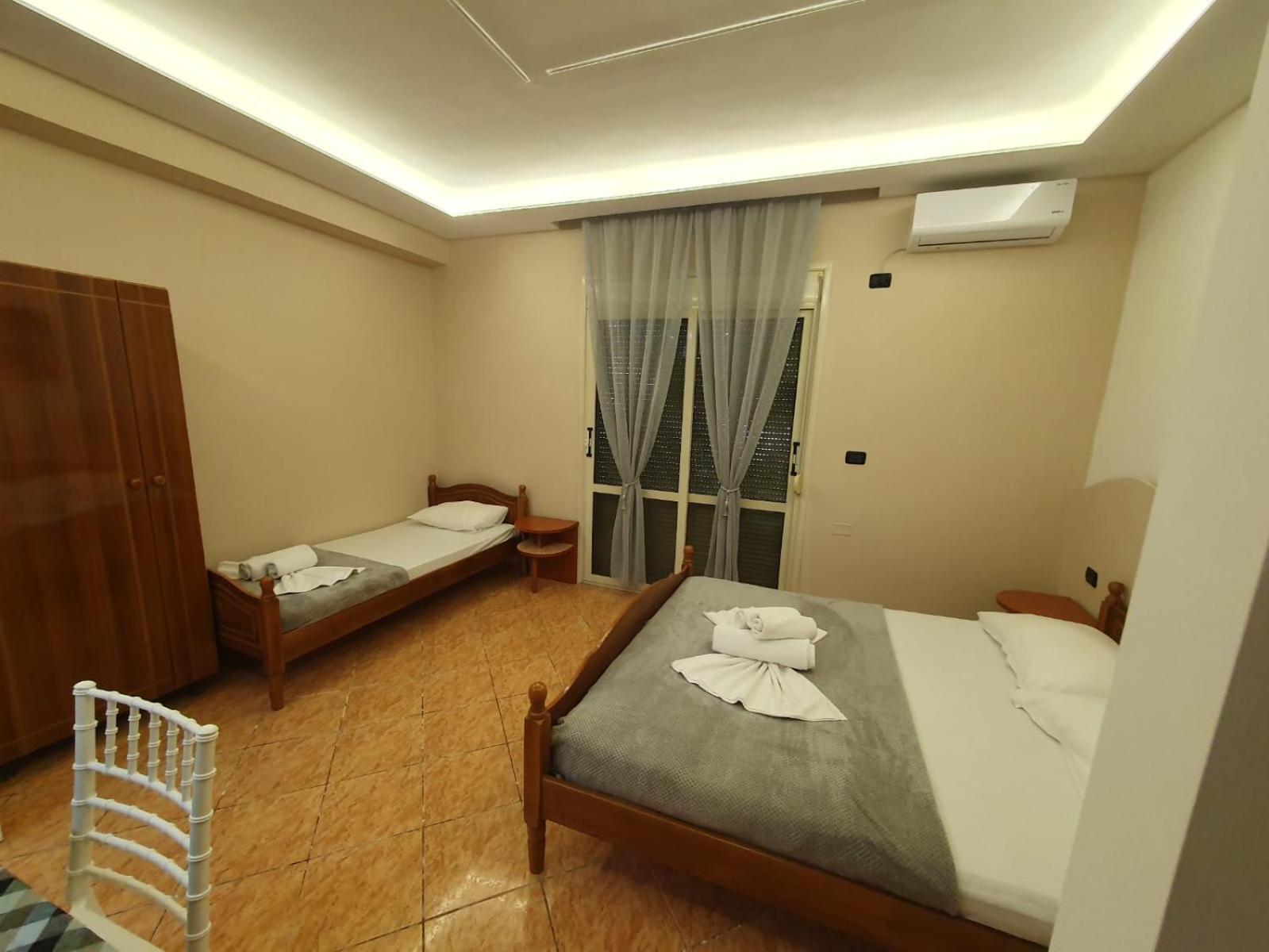 L&G Hotel Vlore Bagian luar foto