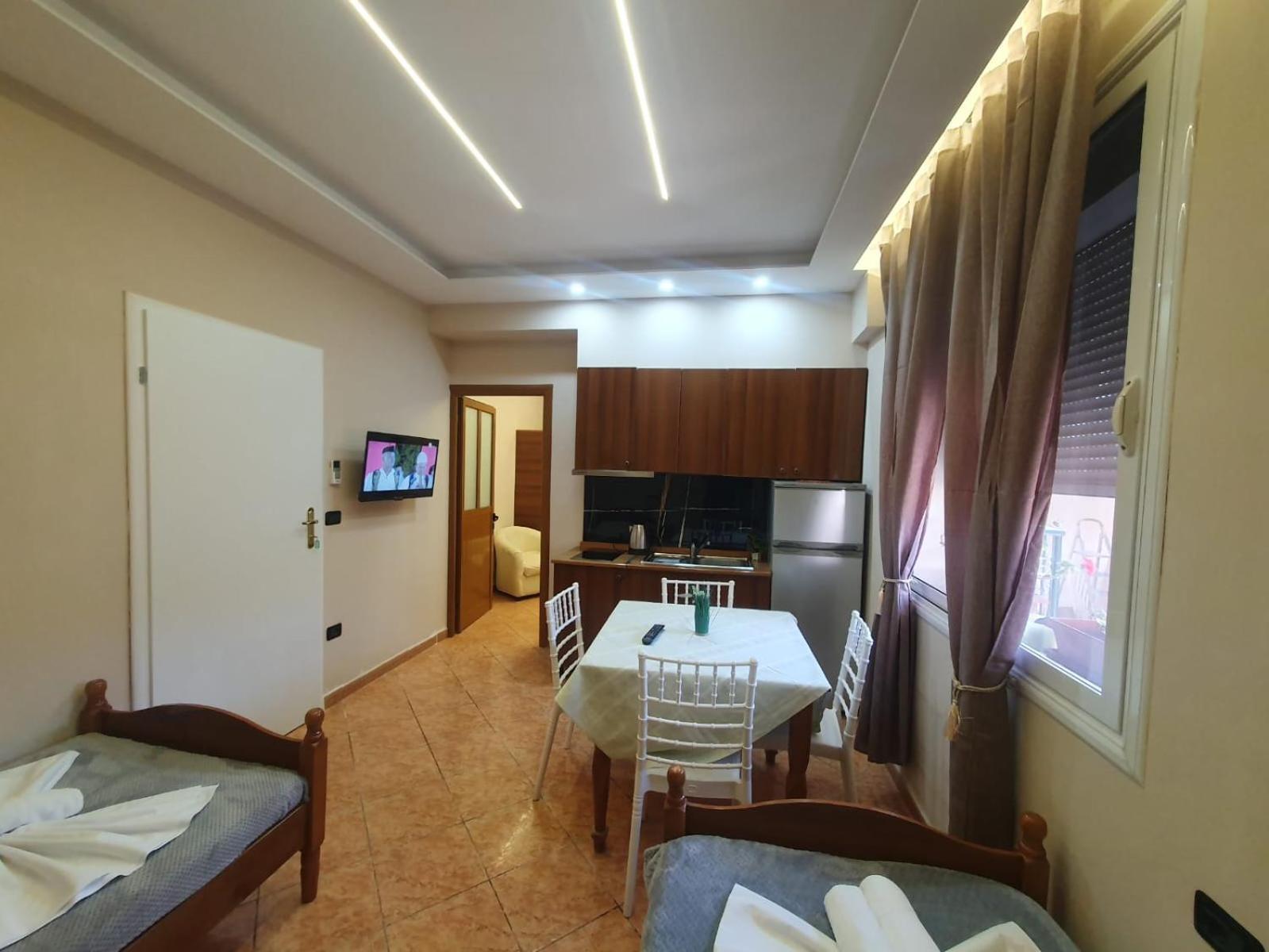 L&G Hotel Vlore Bagian luar foto