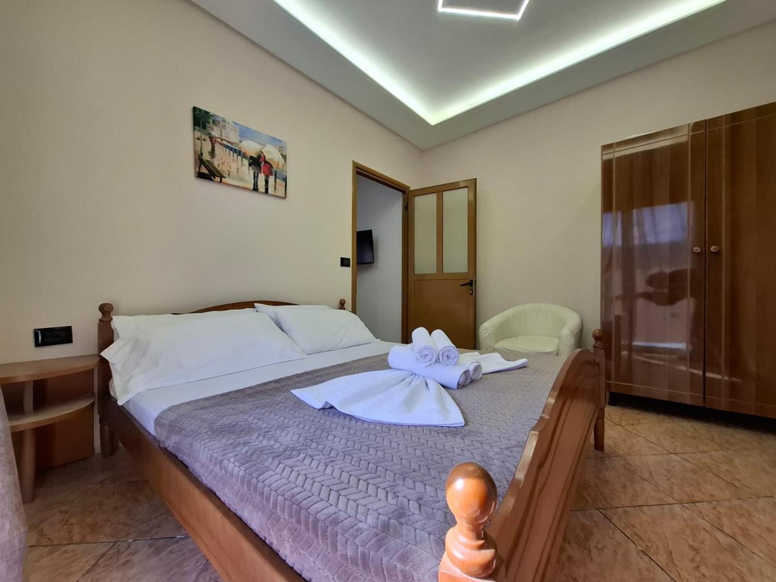 L&G Hotel Vlore Bagian luar foto