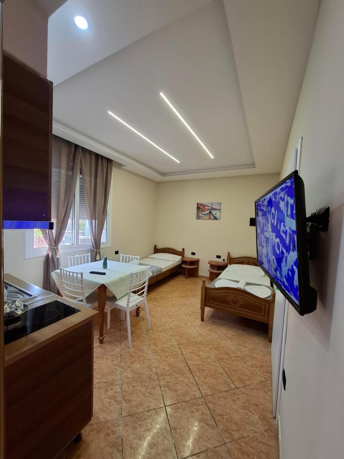 L&G Hotel Vlore Bagian luar foto