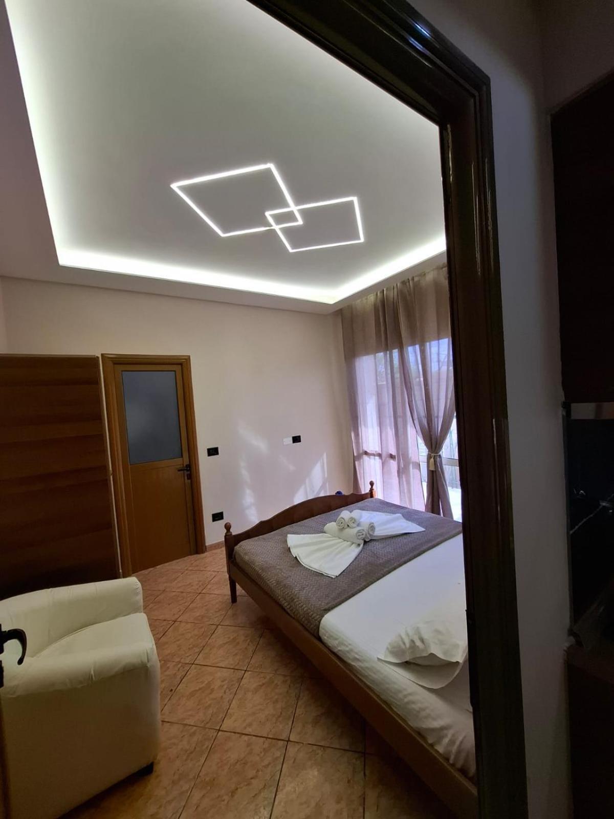 L&G Hotel Vlore Bagian luar foto